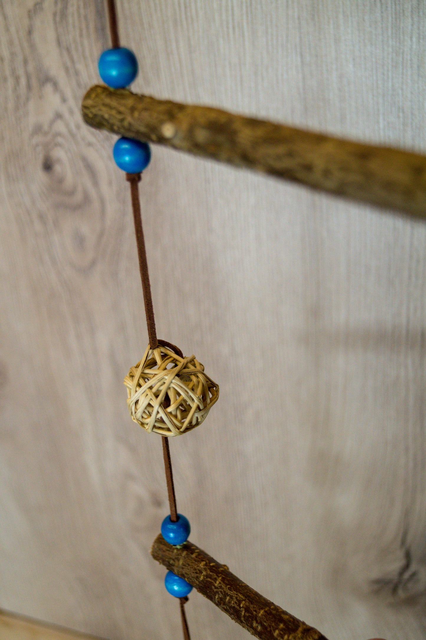 Leiter mit Lederband