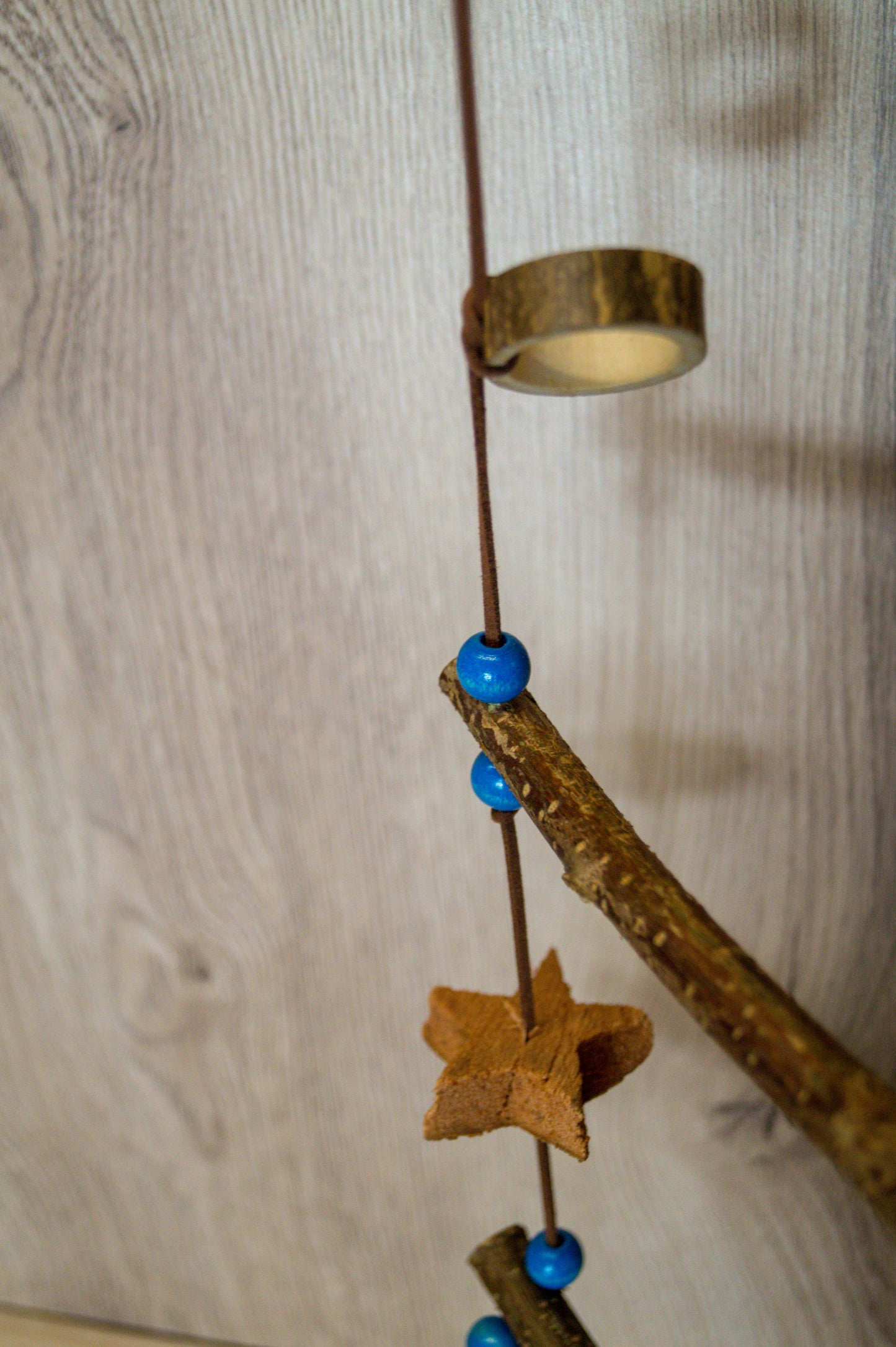 Leiter mit Lederband