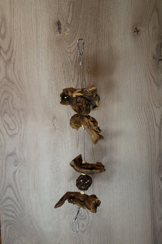 Rebenspielzeug mit Edelstahlseil und zwei Karabinern